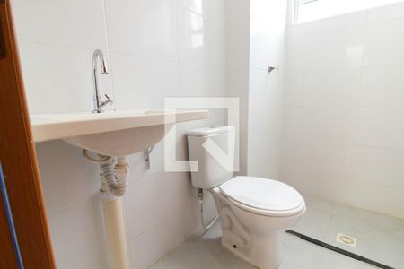 Banheiro de apartamento para alugar com 2 quartos, 39m² em Jardim Caiapia, Cotia