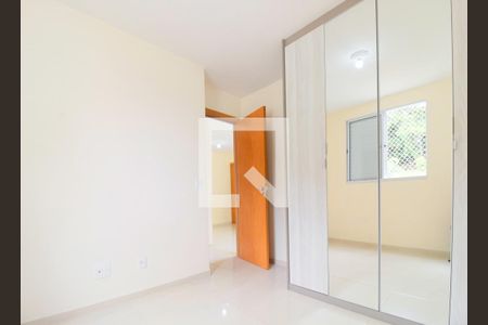 Quarto 2 de apartamento para alugar com 2 quartos, 39m² em Jardim Caiapia, Cotia