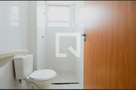 Banheiro de apartamento para alugar com 2 quartos, 39m² em Jardim Caiapia, Cotia