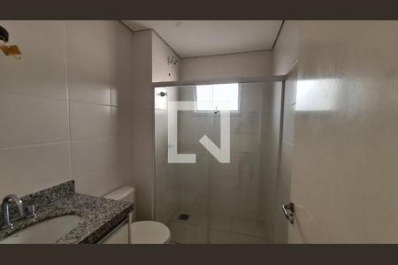 Banheiro de apartamento à venda com 2 quartos, 54m² em Vila Nova Medeiros, Jundiaí