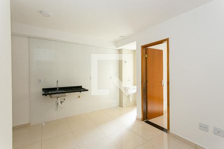 Sala e Cozinha de apartamento para alugar com 2 quartos, 34m² em Chácara Califórnia, São Paulo