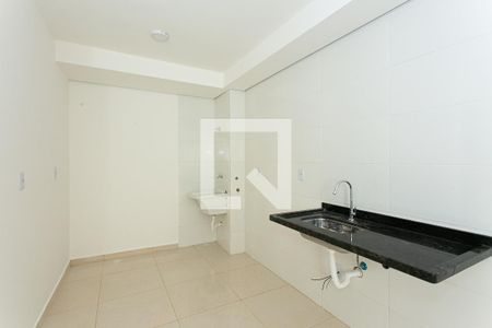 Cozinha e Área de Serviço de apartamento para alugar com 2 quartos, 36m² em Chácara Califórnia, São Paulo