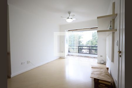 Sala de apartamento para alugar com 3 quartos, 90m² em Vila Sonia, São Paulo