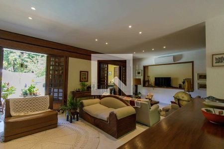 Casa de condomínio à venda com 500m², 4 quartos e 2 vagasSala