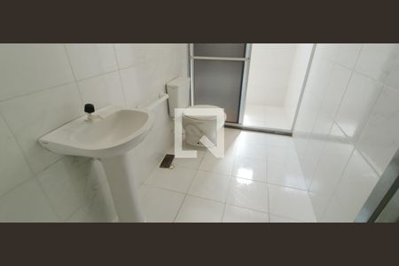 Banheiro de casa para alugar com 2 quartos, 104m² em Piatã, Salvador