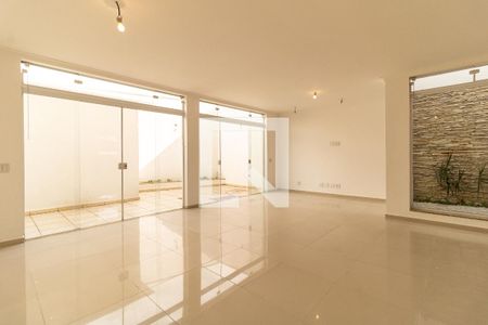 Sala de casa à venda com 3 quartos, 163m² em Vila Gumercindo, São Paulo