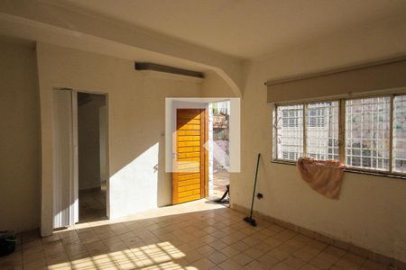 Casa para alugar com 100m², 2 quartos e 2 vagasSala