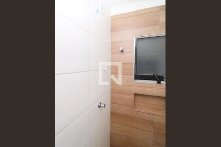 Banheiro de apartamento para alugar com 1 quarto, 45m² em Parque Edu Chaves, São Paulo