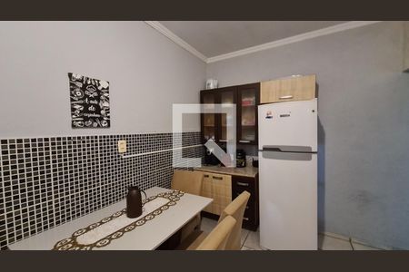 Casa à venda com 180m², 4 quartos e 2 vagas Casa à venda com 180m², 4 quartos e 2 vagasCozinha 2