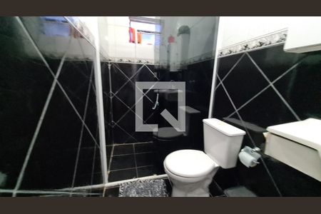 Casa à venda com 180m², 4 quartos e 2 vagas Casa à venda com 180m², 4 quartos e 2 vagasBanheiro 2