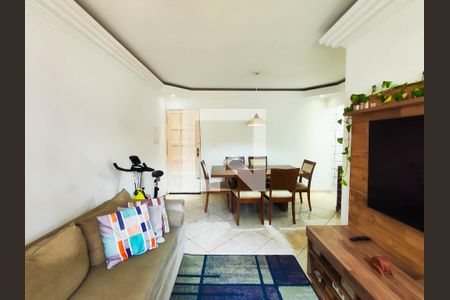 Sala de apartamento para alugar com 2 quartos, 65m² em Jardim Santo André, Santo André