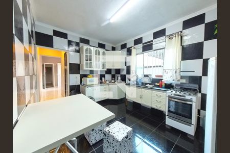 Cozinha de casa para alugar com 1 quarto, 90m² em Vila Penteado, São Paulo