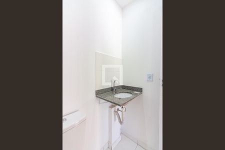 Banheiro de apartamento à venda com 2 quartos, 50m² em Padroeira, Osasco