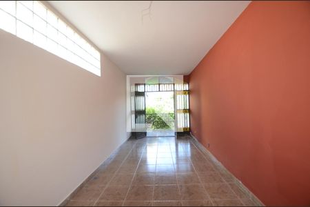 Sala 1 de casa para alugar com 4 quartos, 250m² em Vila Valqueire, Rio de Janeiro