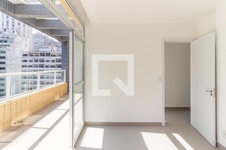 Suíte - Quarto 1 de apartamento para alugar com 3 quartos, 77m² em República, São Paulo