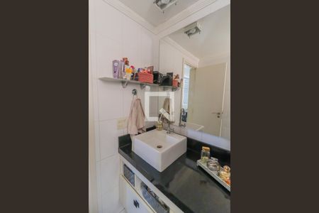 Apartamento à venda com 100m², 3 quartos e 2 vagas Apartamento à venda com 100m², 3 quartos e 2 vagasCozinha e Área de Serviço