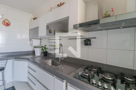 Apartamento à venda com 100m², 3 quartos e 2 vagas Apartamento à venda com 100m², 3 quartos e 2 vagasCozinha e Área de Serviço