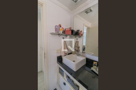 Apartamento à venda com 100m², 3 quartos e 2 vagas Apartamento à venda com 100m², 3 quartos e 2 vagasCozinha e Área de Serviço