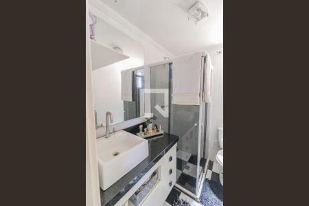 Apartamento à venda com 100m², 3 quartos e 2 vagas Apartamento à venda com 100m², 3 quartos e 2 vagasCozinha e Área de Serviço