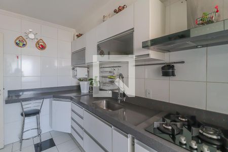 Apartamento à venda com 100m², 3 quartos e 2 vagas Apartamento à venda com 100m², 3 quartos e 2 vagasCozinha e Área de Serviço