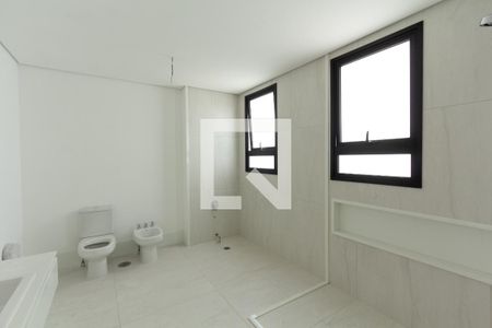 Apartamento à venda com 374m², 5 quartos e 5 vagas Apartamento à venda com 374m², 5 quartos e 5 vagasBanheiro da Suíte 4