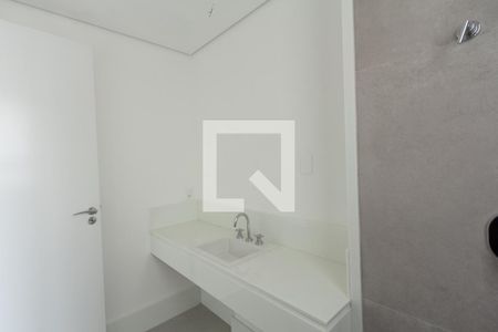 Apartamento à venda com 374m², 5 quartos e 5 vagas Apartamento à venda com 374m², 5 quartos e 5 vagasBanheiro da Suíte 1