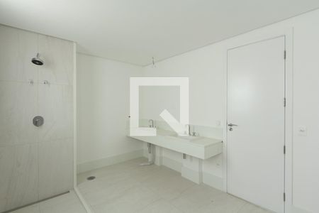 Apartamento à venda com 374m², 5 quartos e 5 vagas Apartamento à venda com 374m², 5 quartos e 5 vagasBanheiro da Suíte 4
