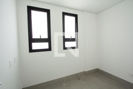 Apartamento à venda com 374m², 5 quartos e 5 vagas Apartamento à venda com 374m², 5 quartos e 5 vagasQuarto de Serviço
