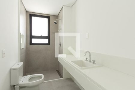 Apartamento à venda com 374m², 5 quartos e 5 vagas Apartamento à venda com 374m², 5 quartos e 5 vagasBanheiro da Suíte 2