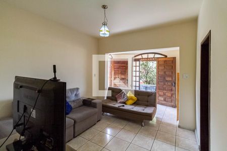Sala  de casa para alugar com 4 quartos, 360m² em Minascaixa, Belo Horizonte