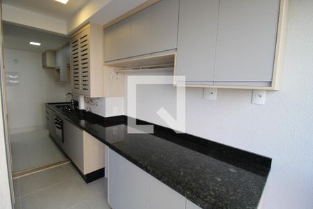 Cozinha de apartamento para alugar com 2 quartos, 63m² em Vila Andrade, São Paulo
