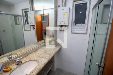 Banheiro de kitnet/studio para alugar com 1 quarto, 31m² em Centro, Rio de Janeiro