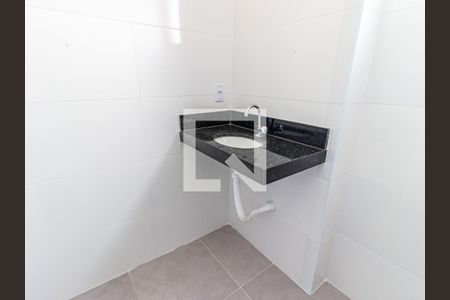 Banheiro de apartamento à venda com 1 quarto, 24m² em Vila Prudente, São Paulo