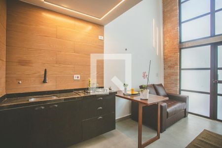 Sala / Cozinha de casa para alugar com 1 quarto, 45m² em Mirandópolis, São Paulo