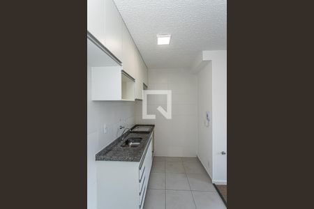 Sala e cozinha de apartamento para alugar com 1 quarto, 28m² em Freguesia do Ó, São Paulo