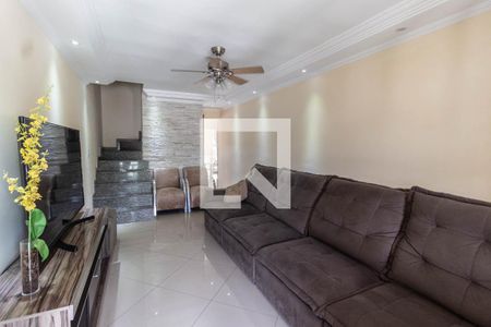 Sala de casa de condomínio para alugar com 2 quartos, 130m² em Vila Dionisia, São Paulo