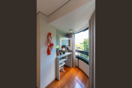 Sala de apartamento para alugar com 3 quartos, 80m² em Sion, Belo Horizonte