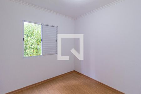 Quarto 2 de apartamento para alugar com 2 quartos, 55m² em Jardim Santa Tereza, Carapicuíba