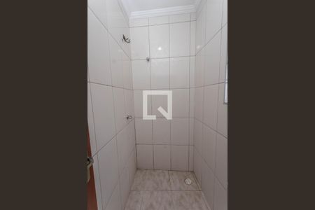 Banheiro de apartamento à venda com 1 quarto, 44m² em Vila Marques, Diadema