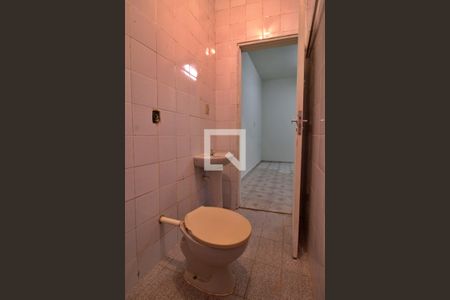 Banheiro de casa para alugar com 1 quarto, 70m² em Jardim Catanduva, São Paulo