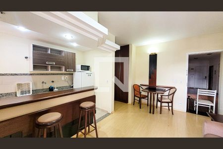 Sala de apartamento para alugar com 1 quarto, 50m² em Cambuí, Campinas