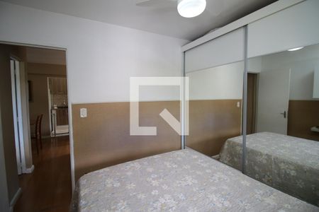 Quarto 2 de apartamento para alugar com 2 quartos, 53m² em Olaria, Rio de Janeiro