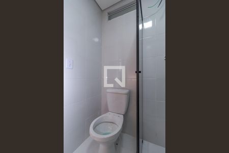 Banheiro de apartamento para alugar com 1 quarto, 27m² em Vila Prudente, São Paulo