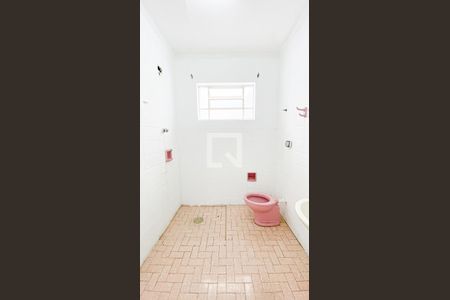 Banheiro de casa à venda com 2 quartos, 125m² em Vila Scarpelli, Santo André