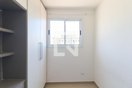 Quarto 1 de apartamento para alugar com 2 quartos, 40m² em Santo Antônio, São José dos Pinhais