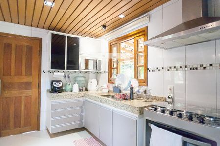 Casa de condomínio à venda com 600m², 3 quartos e 8 vagas Casa de condomínio à venda com 600m², 3 quartos e 8 vagasCozinha