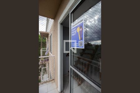 Placa na Janela de apartamento à venda com 3 quartos, 93m² em Colônia (zona Leste), São Paulo