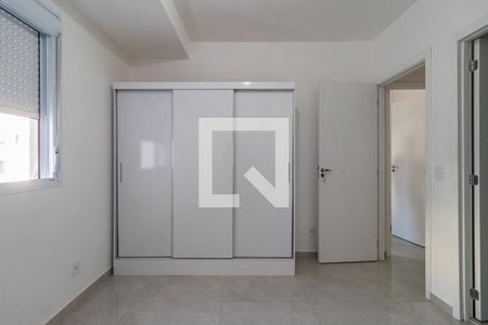 Quarto de apartamento para alugar com 2 quartos, 69m² em Jardim Tupanci, Barueri