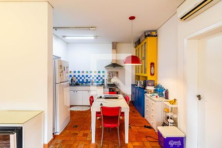 Cozinha de casa de condomínio à venda com 2 quartos, 387m² em Cidade São Francisco, São Paulo