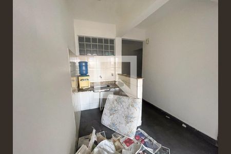 Cozinha de apartamento para alugar com 2 quartos, 55m² em Califórnia, Belo Horizonte